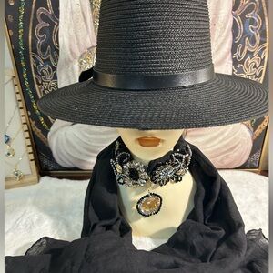 Woman artisanal pashmina